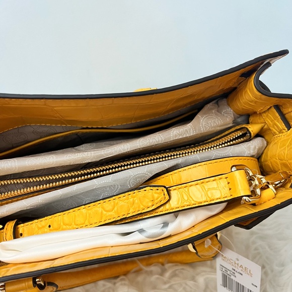 MICHAEL MICHAEL KORS
DILLON
30H4GAIT3E	SUN	
LG NS TOTE LEATHER - Picture 10 of 11